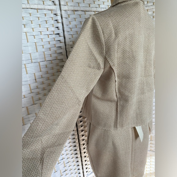 NWT Hem & Thread Chevron Jacquard Texture Crop Blazer flattering 1 button closer - Picture 9 of 12